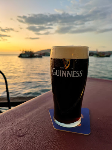 Opinii despre The Shamrock Irish Bar în Kota Kinabalu - Gastronomi dan perhotelan