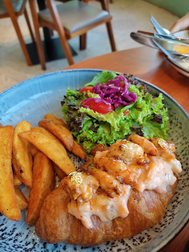 Mansion 28 - Gastronomi dan perhotelan