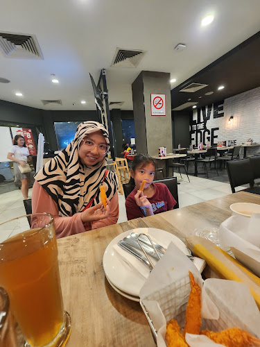 Pizza Hut TTDI - Gastronomi dan perhotelan