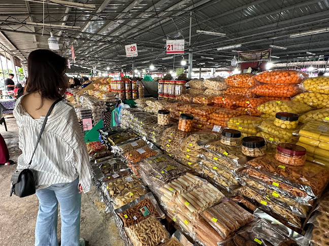 Anjung Kinabalu (AKINA Night Market) - Gastronomi dan perhotelan