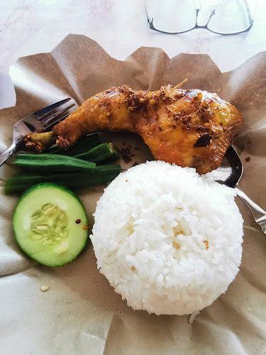 Opinii despre Ayam Rico Cafe în Miri - Gastronomi dan perhotelan