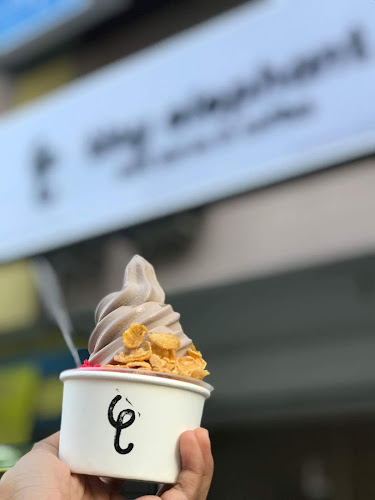 Tiny Elephant - Soft Serve & Coffee - Gastronomi dan perhotelan