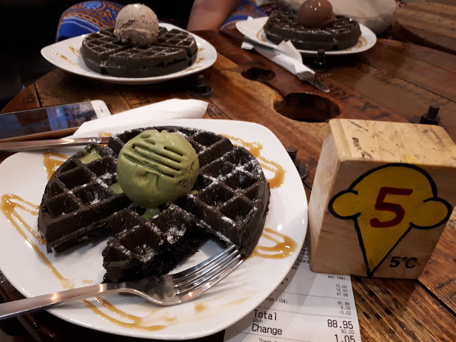 Opinii despre 5° Celsius Latitud 6 în Kota Kinabalu - Gastronomi dan perhotelan