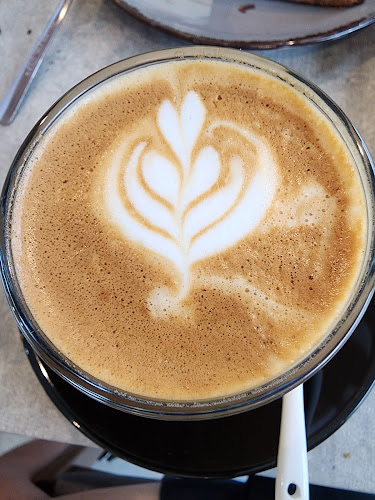 DailyTasteArt Uptown - Gastronomi dan perhotelan