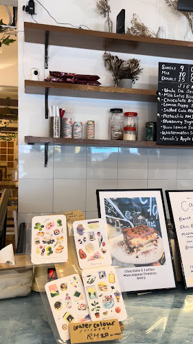 Waka Waka Gelato - Gastronomi dan perhotelan