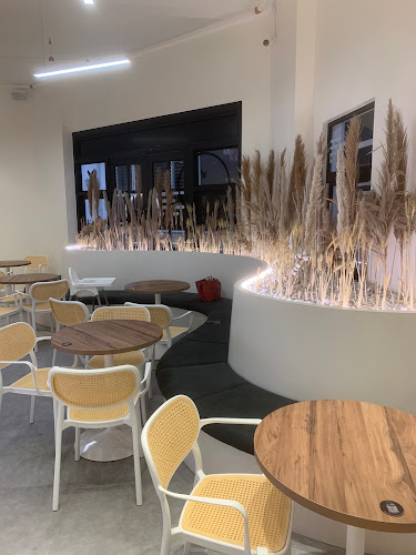 DEKÕRI Premium Café - Eco Galleria, Iskandar Puteri, Johor. - Gastronomi dan perhotelan