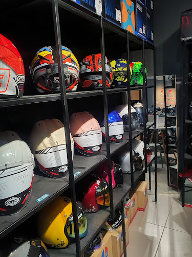 BORNEO MOTOR ACCESSORIES - Gastronomi dan perhotelan