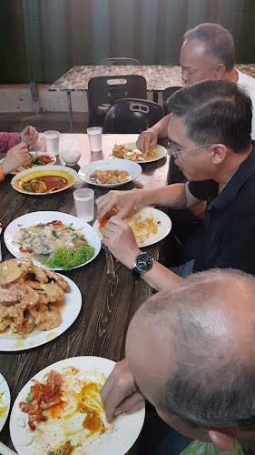 Opinii despre D'port Ikan Bakar Seafood Kuala Sepetang Taiping în Kuala Sepetang - Gastronomi dan perhotelan