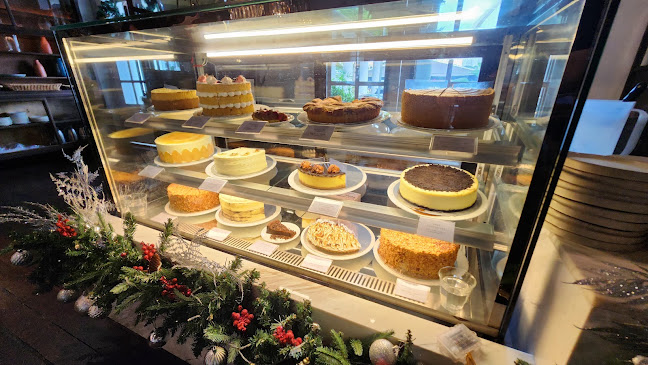 The Old Court House, Jalan Tun Abang Haji Openg, Kuching, 93000 Kuching, Sarawak