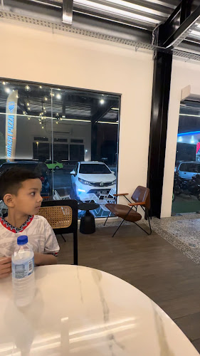 Miker Pizza Tambun - Gastronomi dan perhotelan