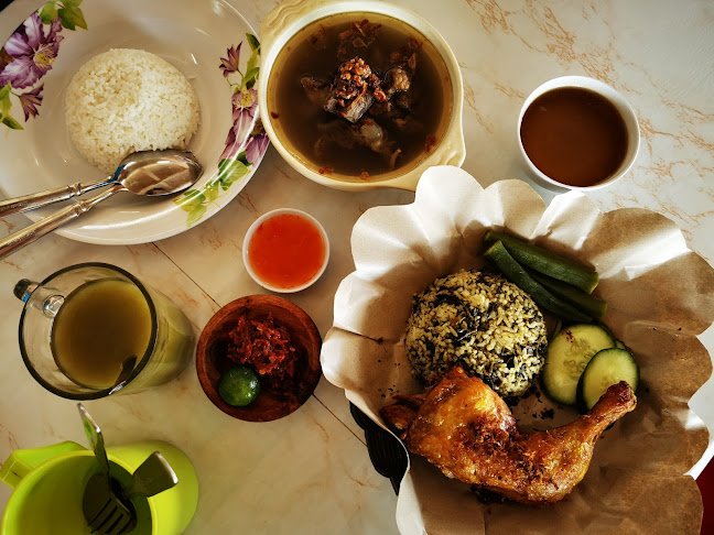 Opinii despre Ayam Rico Cafe în Miri - Gastronomi dan perhotelan