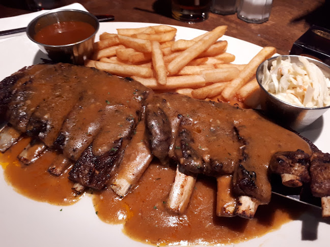 Hard Rock Cafe - Gastronomi dan perhotelan