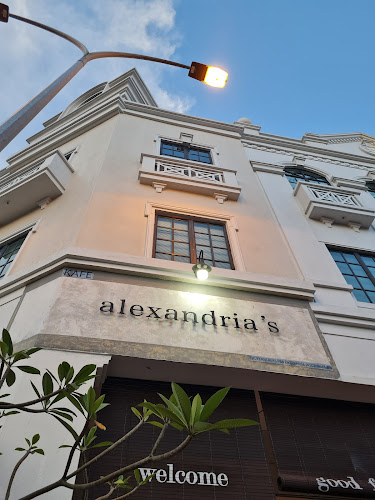 Alexandria's coffee & dining - Gastronomi dan perhotelan