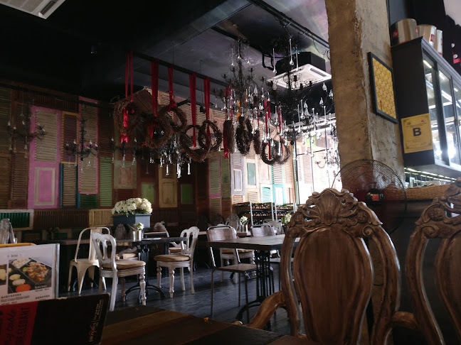 Myth Eatery & Bar - Gastronomi dan perhotelan