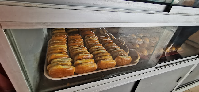 Opinii despre Kedai Roti Gold Crown 金冠面包中西饼店 în Sandakan - Gastronomi dan perhotelan