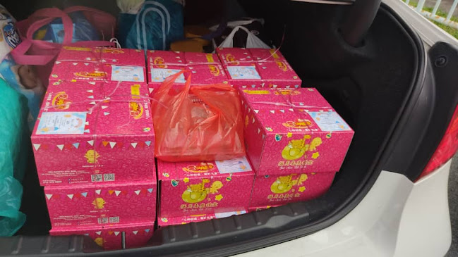 Formally as Guang Xin Dan Ta, Kedai Kek - Gastronomi dan perhotelan