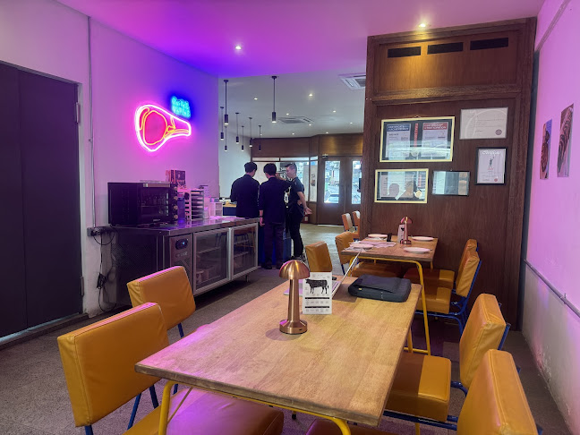 Comentarii opinii despre Meat Feds by Chef Yenni Law