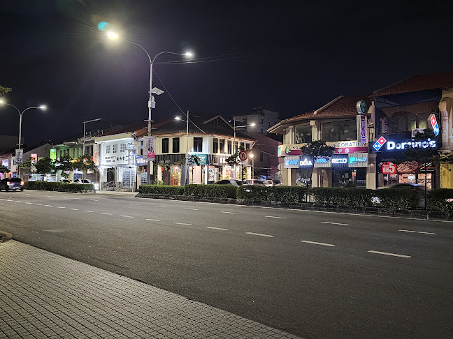 Domino's Dato Keramat - Gastronomi dan perhotelan