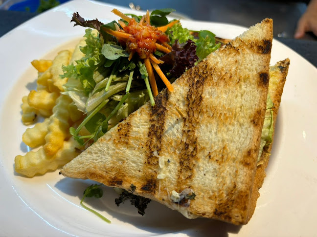 Comentarii opinii despre Toscani's Wine & Dine Cafe