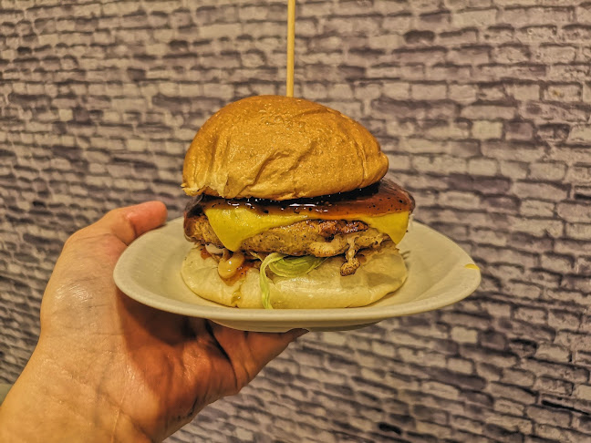 Grasso Burger Joint Bintulu - Gastronomi dan perhotelan