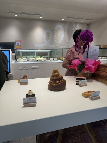 ZUS, Coffee Meets Pastry - 1 Utama Shopping Centre - Gastronomi dan perhotelan