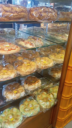 Opinii despre Kedai Kek & Roti Perling în Kota Bharu - Gastronomi dan perhotelan