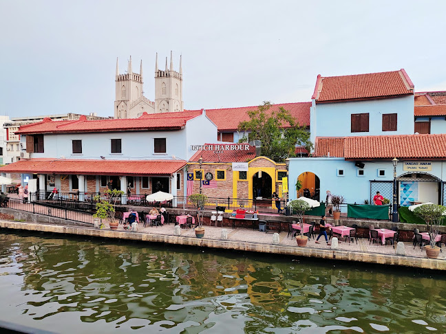 90 Riverside Cafe - Gastronomi dan perhotelan