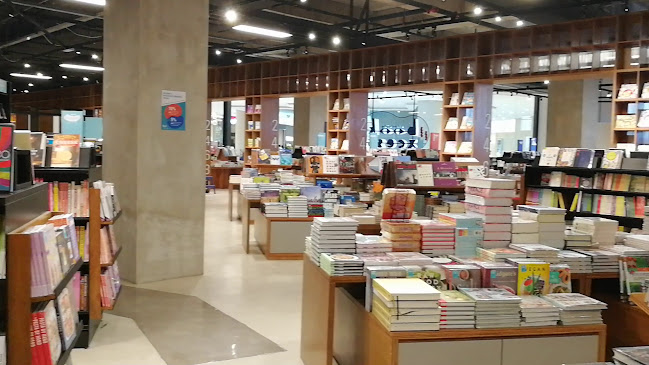 Madeleine Cafe & Patisserie