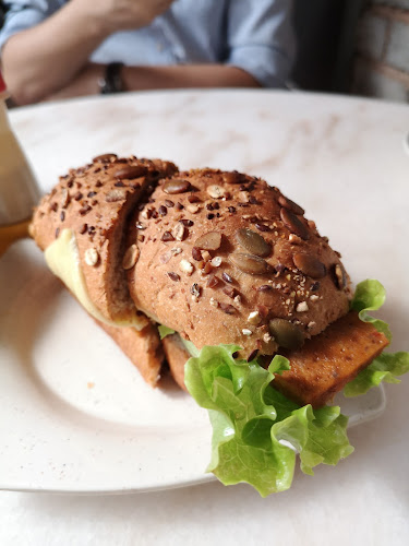 Comentarii opinii despre Olive Baker