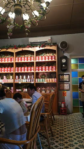 STG Tea House Cafe - Gastronomi dan perhotelan