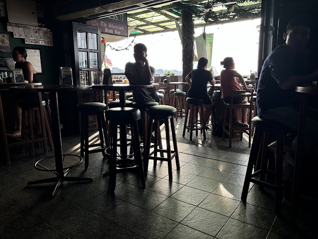 The Shamrock Irish Bar - Gastronomi dan perhotelan
