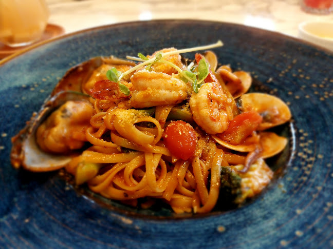 X.Street Cafe & Dine - Gastronomi dan perhotelan