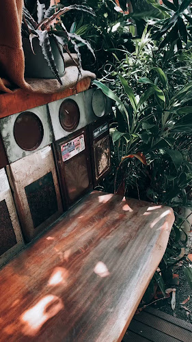 Red Mountain Sin Yoon Loong White Coffee - Gastronomi dan perhotelan