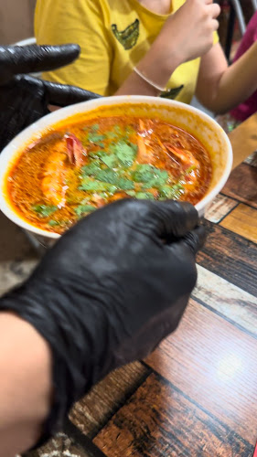 Hai Kah Lang - Gastronomi dan perhotelan