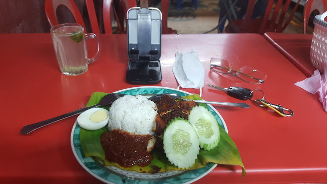 Comentarii opinii despre Gerai Makan Seksyen 8 PJ