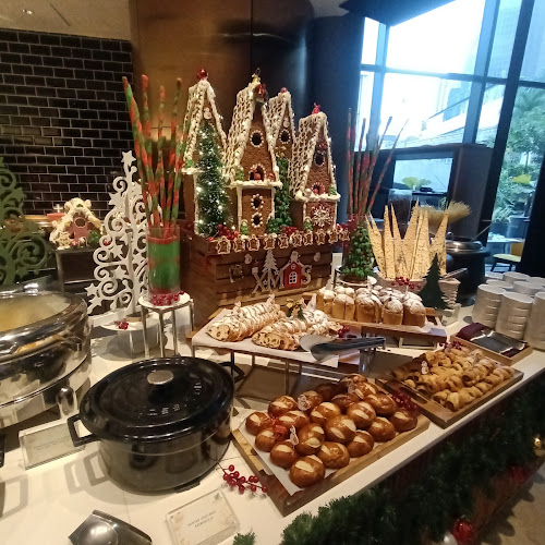 Nipah at EQ - Gastronomi dan perhotelan