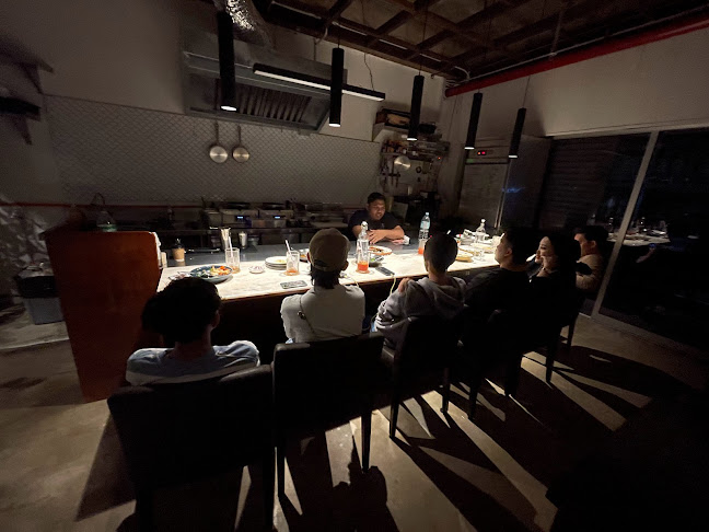 Reuf Modern Eatery - Gastronomi dan perhotelan