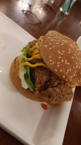 CAFE AURA RISE AND GRIND - Gastronomi dan perhotelan