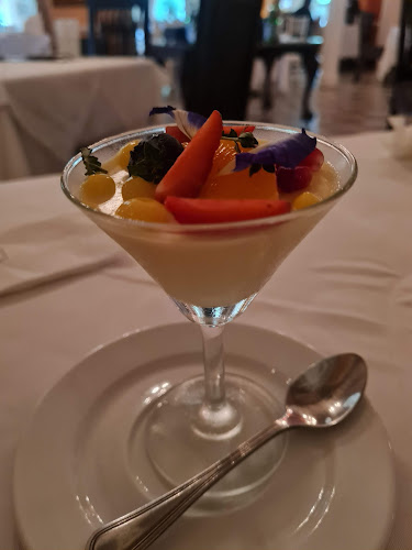 Opinii despre Suffolk House Restaurant în George Town - Gastronomi dan perhotelan