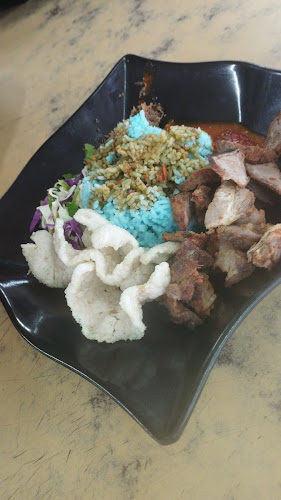 Opinii despre DWarung Che Zah în Seri Manjung - Gastronomi dan perhotelan