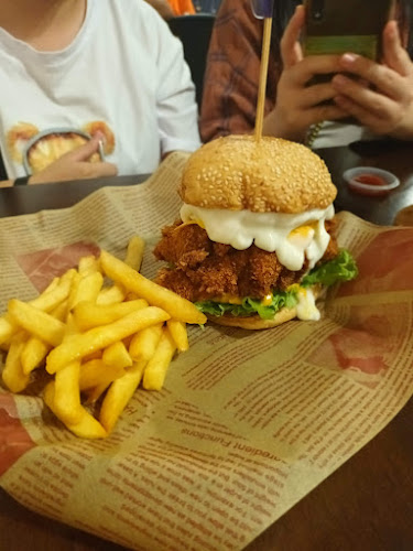 One Burger#one laksa house Panorama - Gastronomi dan perhotelan