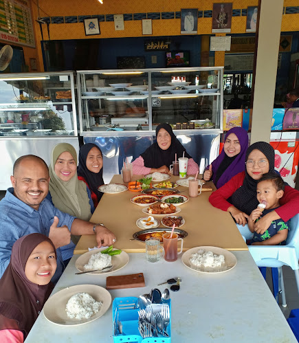 Haji Isenin Restoran Kari Kepala Ikan & Asam Pedas Semabok Melaka - Gastronomi dan perhotelan