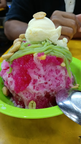 Medan Selera Dato' Tahwil Azar - Gastronomi dan perhotelan