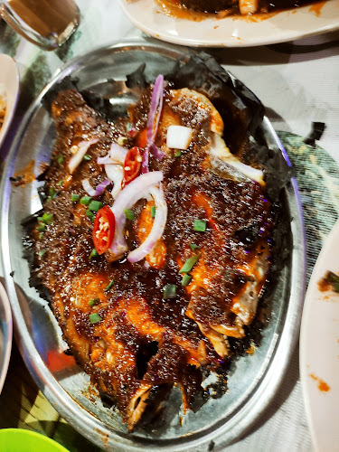 Comentarii opinii despre Restoran Ikan Bakar Muara Sg Melaka