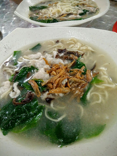 Opinii despre Kedai Kopi Fuh Yee 富裕茶歺室 în Kota Kinabalu - Gastronomi dan perhotelan