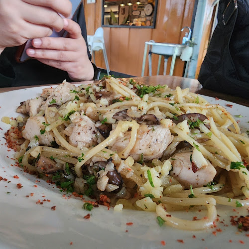 La Strada Pizzaria - Gastronomi dan perhotelan