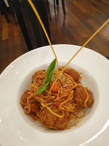 G37 & GK1, Ground Floor, Atria Shopping Gallery, Jalan SS 22/23, Damansara Jaya, 47400 Petaling Jaya, Selangor