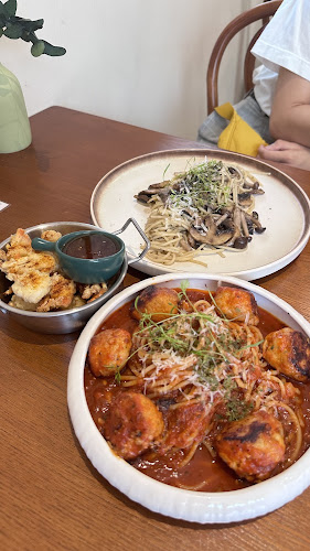 Opinii despre The Palm Cafe & Bistro în Tanjung Tokong - Gastronomi dan perhotelan