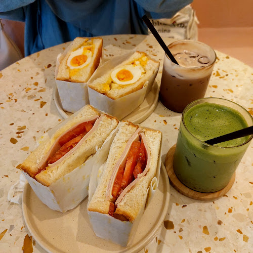LUMI Cafe - Kuala Lumpur