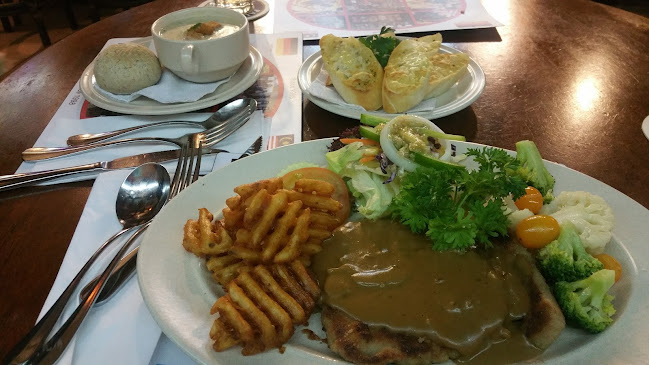 Opinii despre Ingolf's Kneipe German Restaurant And Bar în Tanjung Bungah - Gastronomi dan perhotelan